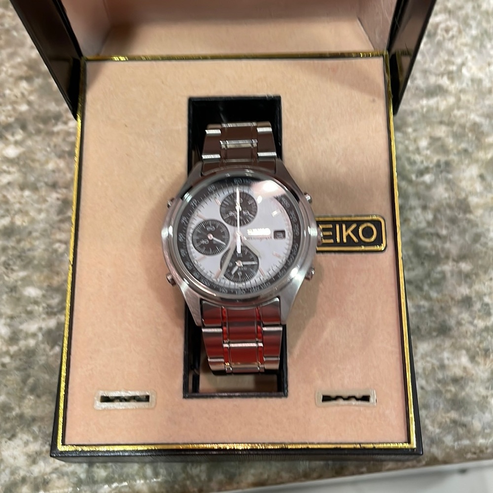 NIB Seiko Chronograph. Needs battery